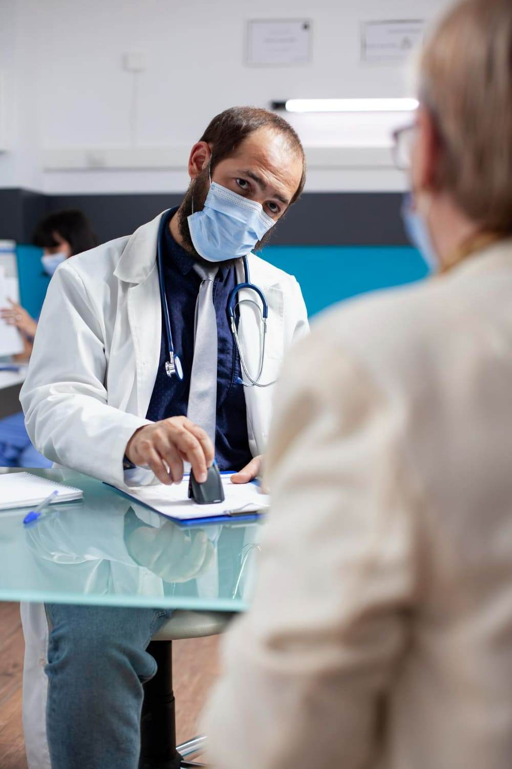 Врач выдает справку об отсутствии игровой зависимости